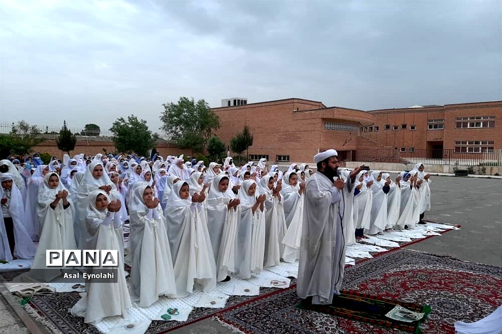جشن تکلیف و افطاری دبستان شقایق شهریار