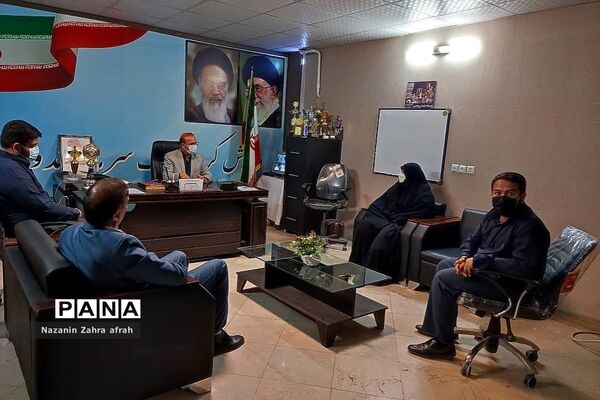 نشست هم‌اندیشی اداره ورزش و‌ جوانان با حوزه بسیج دانش‌آموزی در رودهن