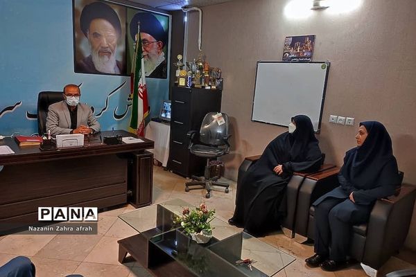 نشست هم‌اندیشی اداره ورزش و‌ جوانان با حوزه بسیج دانش‌آموزی در رودهن