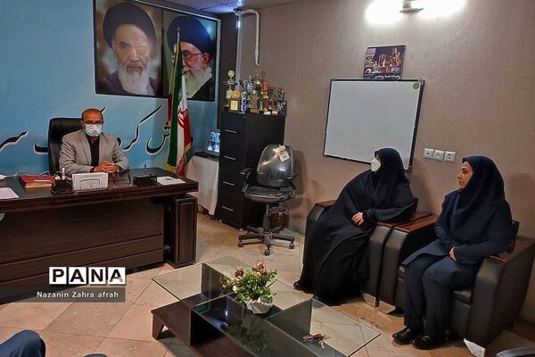 نشست هم‌اندیشی اداره ورزش و‌ جوانان با حوزه بسیج دانش‌آموزی در رودهن