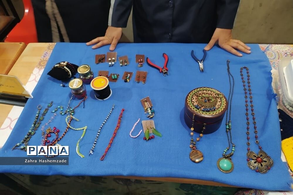 هفته مشاغل در دبیرستان مهدیه ناحیه یک شهرری
