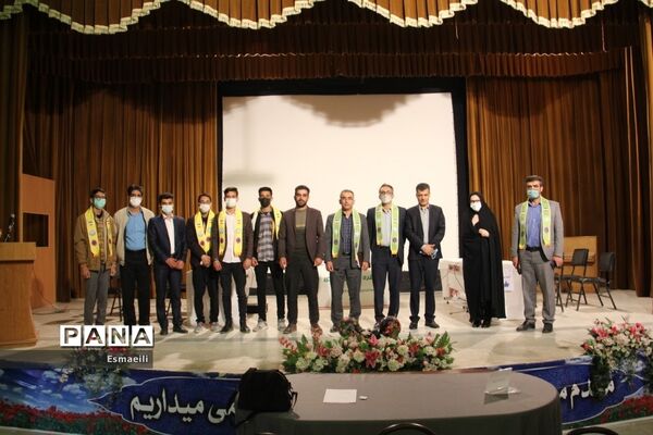 برگزاری مناظره حضوری دانش‌آموزی در استان چهارمحال و بختیاری
