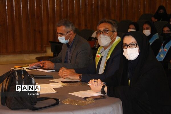 برگزاری مناظره حضوری دانش‌آموزی در استان چهارمحال و بختیاری
