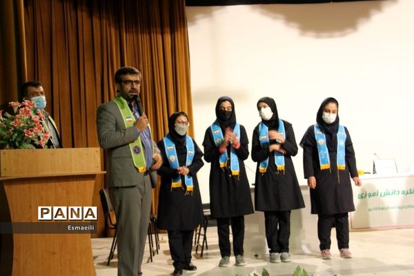 برگزاری مناظره حضوری دانش‌آموزی در استان چهارمحال و بختیاری