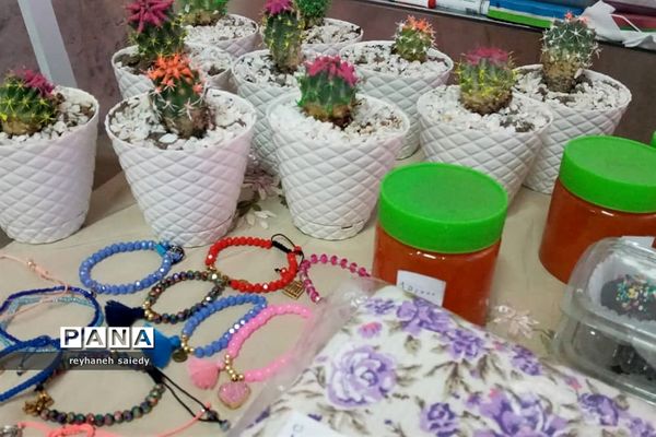 نمایشگاه دست‌سازه‌های هنری در دماوند