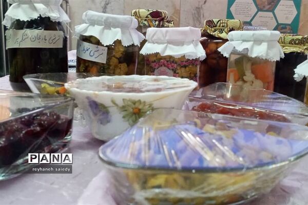 نمایشگاه دست‌سازه‌های هنری در دماوند