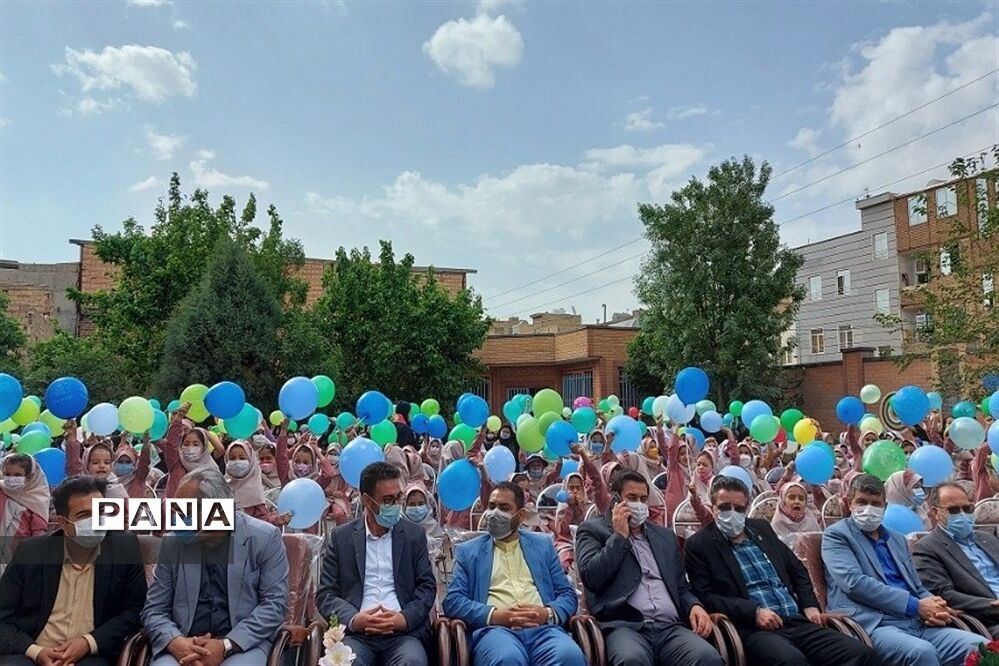 برگزاری مراسم سرمایه‌گذاری در زمین با کاهش پلاستیک در شهرستان بهارستان‌‌