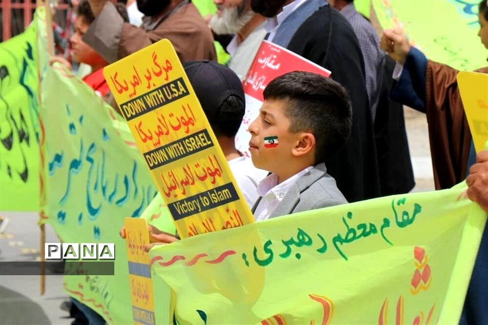 حضور گسترده دانش‌آموزان ابرکوه در راهپیمایی روز قدس