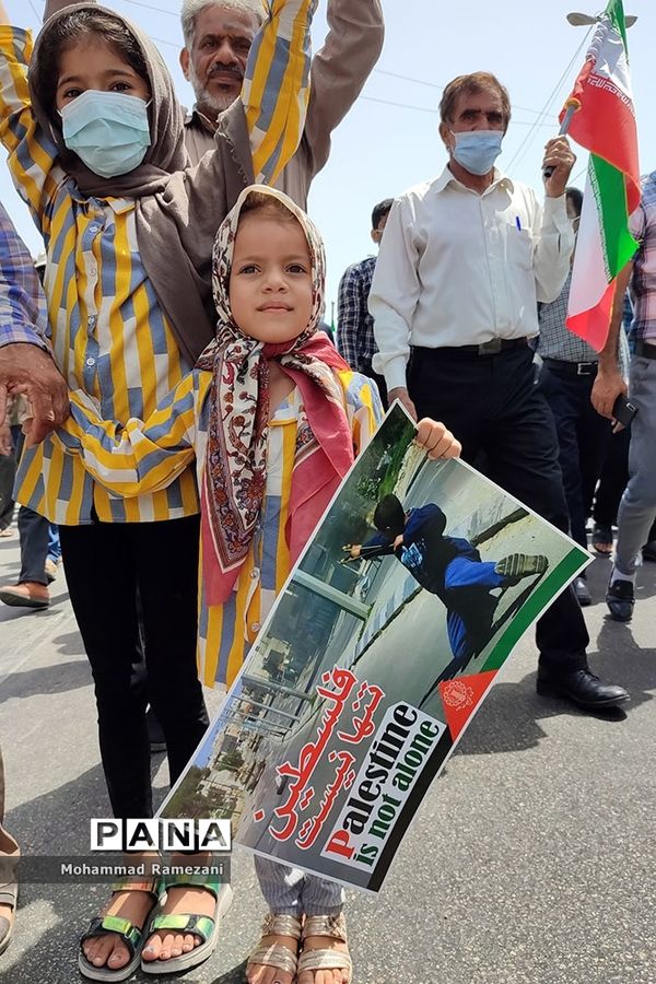 راهپیمایی روز قدس در هرمزگان با حضور پرشور فرهنگیان و دانش‌آموزان پیشتاز