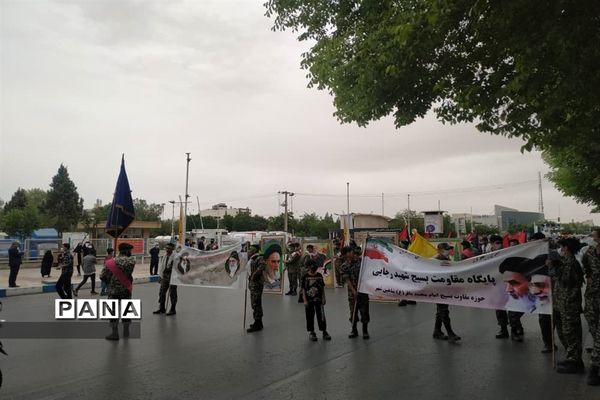 حضور دانش‌آموزان شاهین شهری در روز قدس