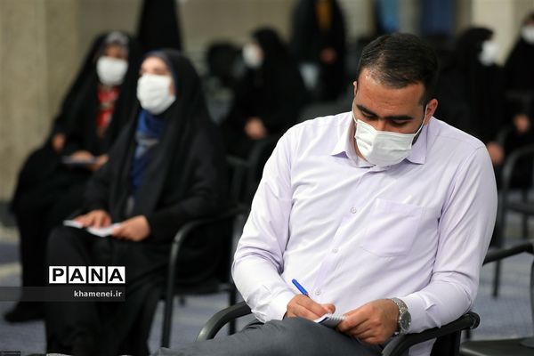 دیدار جمعی از دانشجویان با رهبر انقلاب