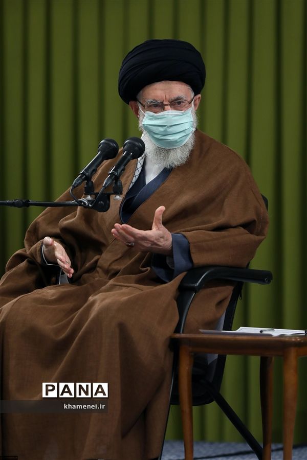 دیدار جمعی از دانشجویان با رهبر انقلاب