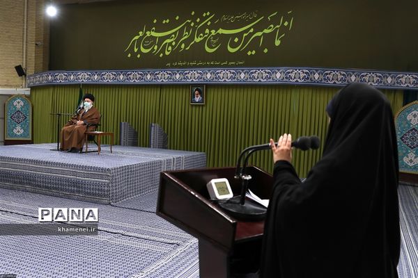 دیدار جمعی از دانشجویان با رهبر انقلاب