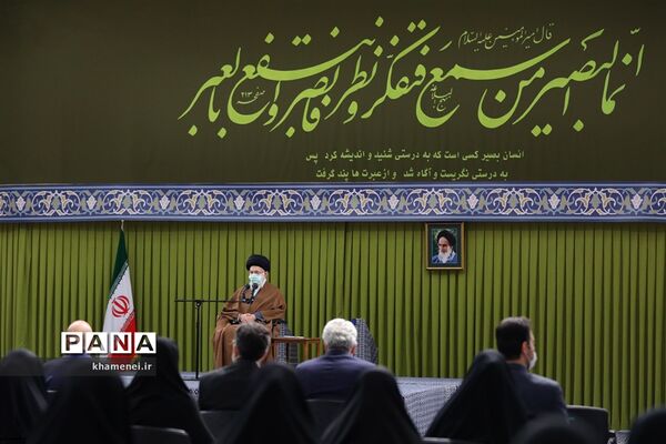 دیدار جمعی از دانشجویان با رهبر انقلاب