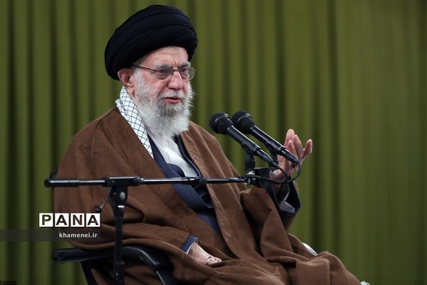 دیدار جمعی از دانشجویان با رهبر انقلاب