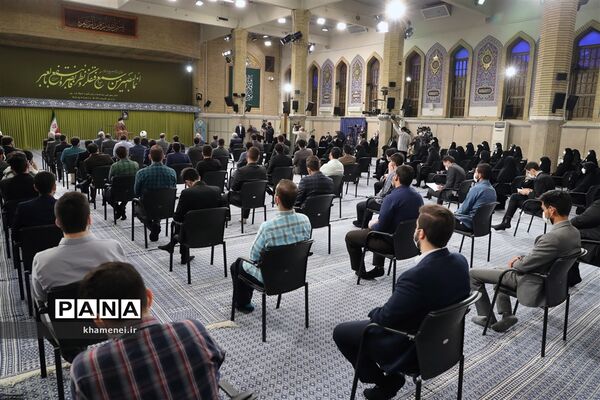 دیدار جمعی از دانشجویان با رهبر انقلاب
