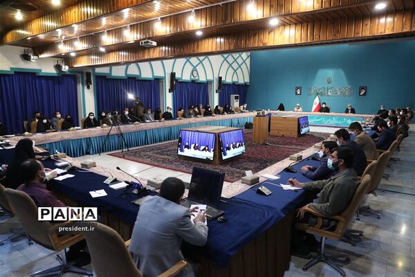 نشست هم‌اندیشی جمعی از فرهنگیان و فعالان حوزه تعلیم و تربیت کشور با رئیس جمهوری