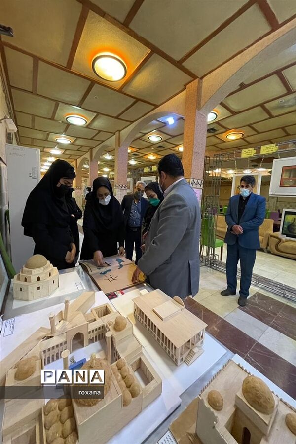 افتتاح نمایشگاه دست‌ساخت و دستاوردهای دانش‌آموزی در آبادان