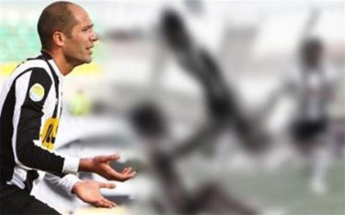 استقلال نباید از الان خودش را قهرمان بداند