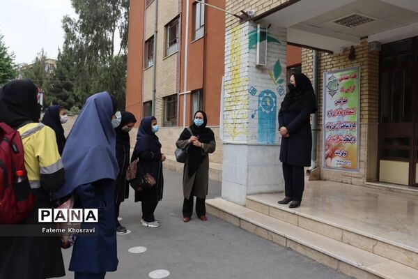 برگزاری نمایشگاه دستاوردهای هنرجویان هنرستان فنی و حرفه‌ای ایثار شهرری