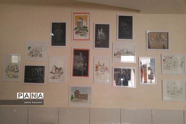 نمایشگاه دست‌آوردهای دانش‌آموزان هنرستان شهید کاویان داراب در هفته مشاغل