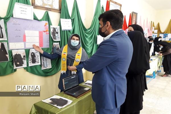 تجلیل از دانش‌آموزان منتخب مرحله نیمه نهایی لیگ علمی پایا ناحیه یک اهواز