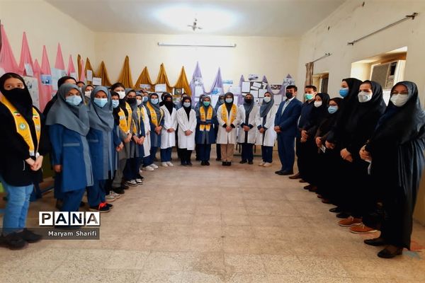 تجلیل از دانش‌آموزان منتخب مرحله نیمه نهایی لیگ علمی پایا ناحیه یک اهواز