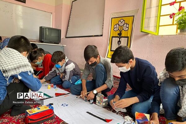برگزاری نقاشی همگانی به مناسبت روز قدس در دبستان شهید فهمیده رودهن