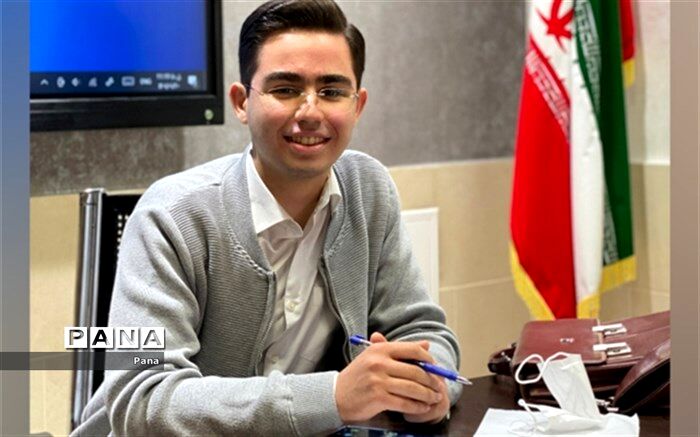 ما دانش‌آموزان ایران اسلامی برای مقابله با ظالمان آماده هستیم