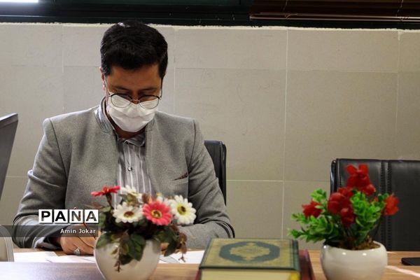 مرحله اول استانی مناظره دانش‌آموزی در استان فارس