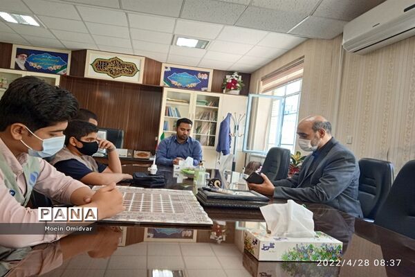 دیدار خبرنگاران منتخب پانا با مدیر آموزش و پرورش شهرستان کاشمر