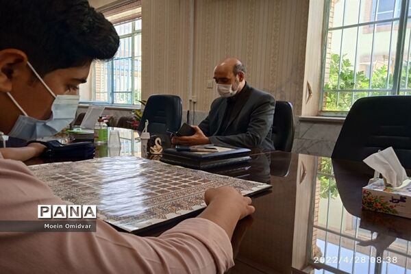 دیدار خبرنگاران منتخب پانا با مدیر آموزش و پرورش شهرستان کاشمر