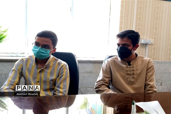 دیدار مدیر آموزش و پرورش کاشمر با مسئولان انجمن اسلامی دانش‌آموزی
