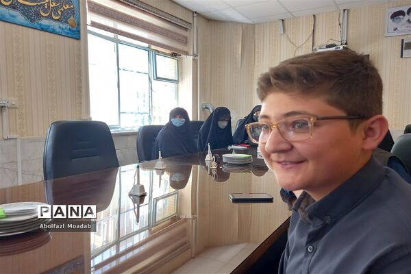 دیدار مدیر آموزش و پرورش کاشمر با مسئولان انجمن اسلامی دانش‌آموزی