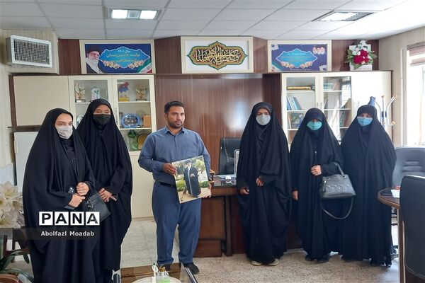 دیدار مدیر آموزش و پرورش کاشمر با مسئولان انجمن اسلامی دانش‌آموزی