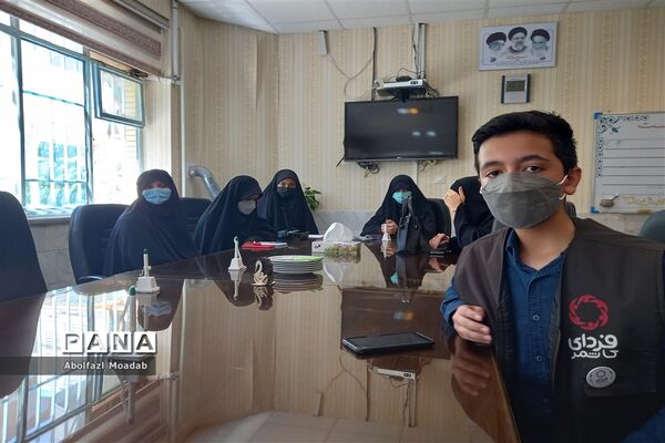دیدار مدیر آموزش و پرورش کاشمر با مسئولان انجمن اسلامی دانش‌آموزی