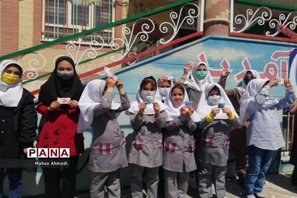 تقدیر از دانش‌آموزان فعال دبستان شهید‌سیفی شهرستان رباط کریم