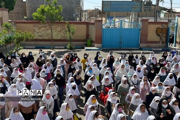 تقدیر از دانش‌آموزان فعال دبستان شهید‌سیفی شهرستان رباط کریم