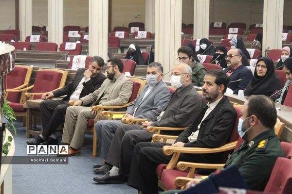 مراسم تجلیل از دانش‌آموزان مدال‌آور المپیادهای علمی کشور در قم-1