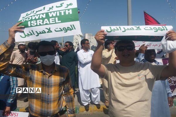 حضور پرشور دانش‌آموزان و فرهنگیان چابهار در راهپیمایی روز قدس