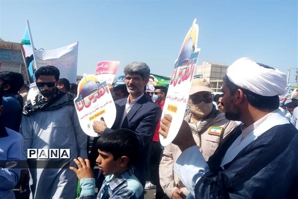 حضور پرشور دانش‌آموزان و فرهنگیان چابهار در راهپیمایی روز قدس