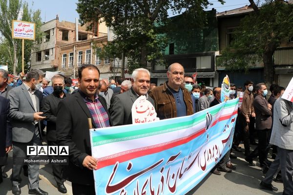 حضور پرشور فرهنگیان و دانش‌آموزان آذربایجان غربی در راهپیمایی روز قدس