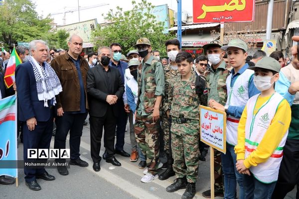 حضور پرشور فرهنگیان و دانش‌آموزان آذربایجان غربی در راهپیمایی روز قدس