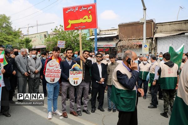 حضور پرشور فرهنگیان و دانش‌آموزان آذربایجان غربی در راهپیمایی روز قدس