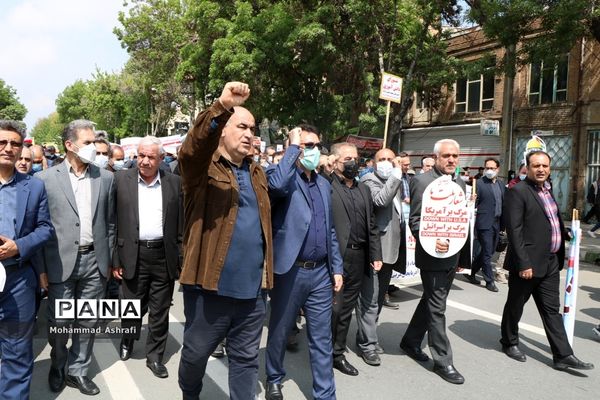 حضور پرشور فرهنگیان و دانش‌آموزان آذربایجان غربی در راهپیمایی روز قدس