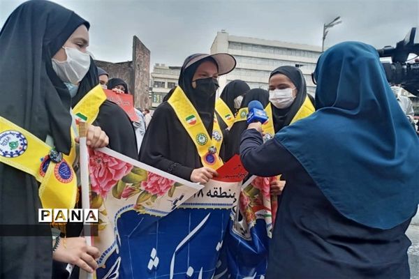 حضور پیشتازان منطقه۱۸ شهر تهران در راهپیمایی روز قدس