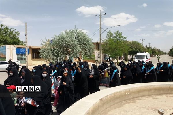 حضور دانش‌آموزان پیشتاز سازمان دانش‌آموزی سرچهان در راهپیمایی روز قدس