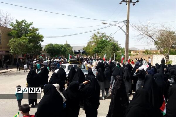 حضور دانش‌آموزان پیشتاز سازمان دانش‌آموزی سرچهان در راهپیمایی روز قدس
