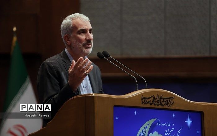 تاکید وزیر آموزش و پرورش بر توسعه سواد چندبعدی