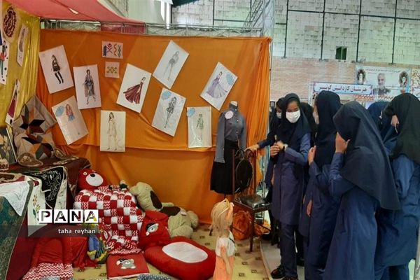 بازدید دانش‌آموزان آموزشگاه میقات ازنمایشگاه مشاغل